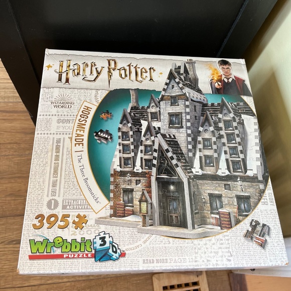 Harry Potter Hogsmeade Wrebbit 3D Puzzle - Picture 2 of 5